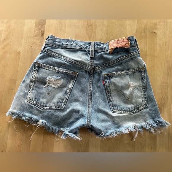 Vintage Levi Shorts - Picture 3 of 4